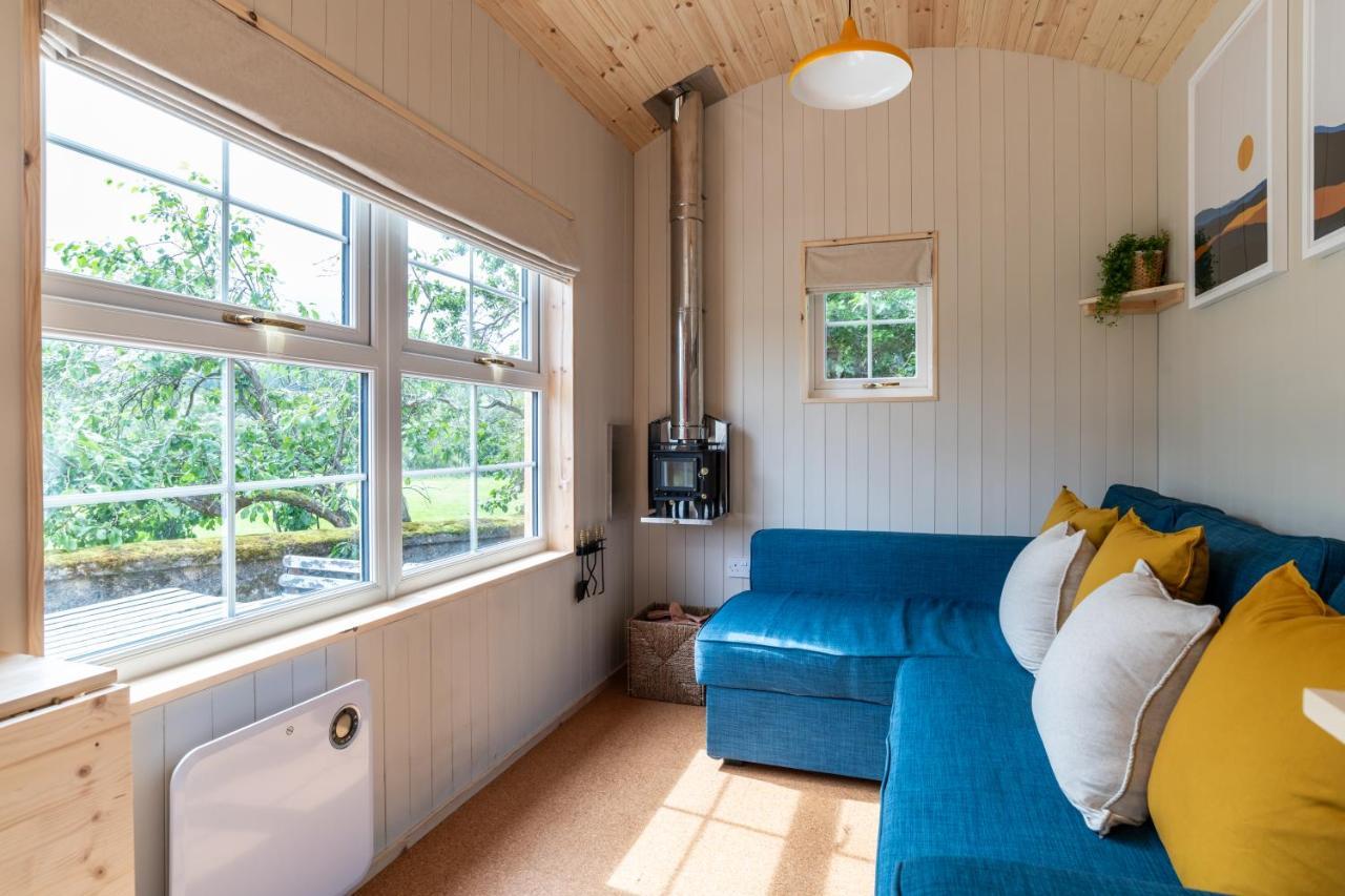 Enchanting Tiny House With Wood Burner And Hot Tub In Cairngorms Ballater Exteriör bild