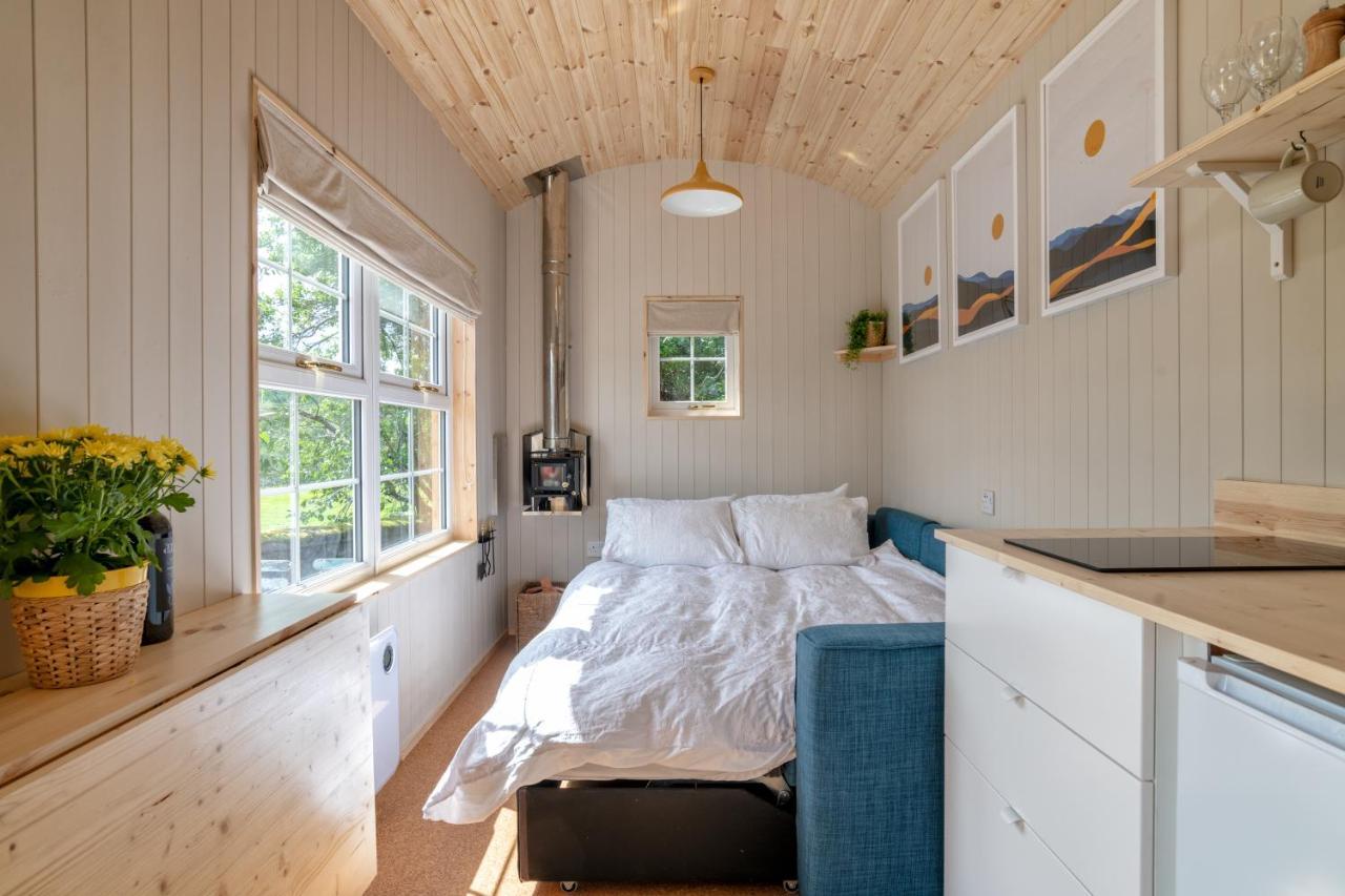 Enchanting Tiny House With Wood Burner And Hot Tub In Cairngorms Ballater Exteriör bild